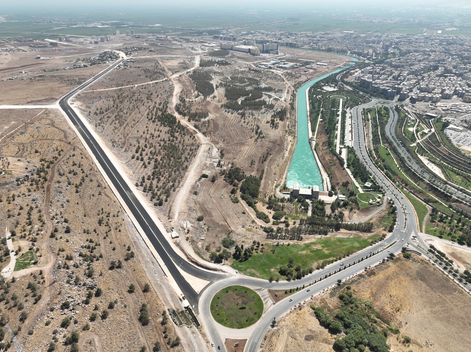 Şehir hastanesi yolunda asfalt serimi hızla sürüyor