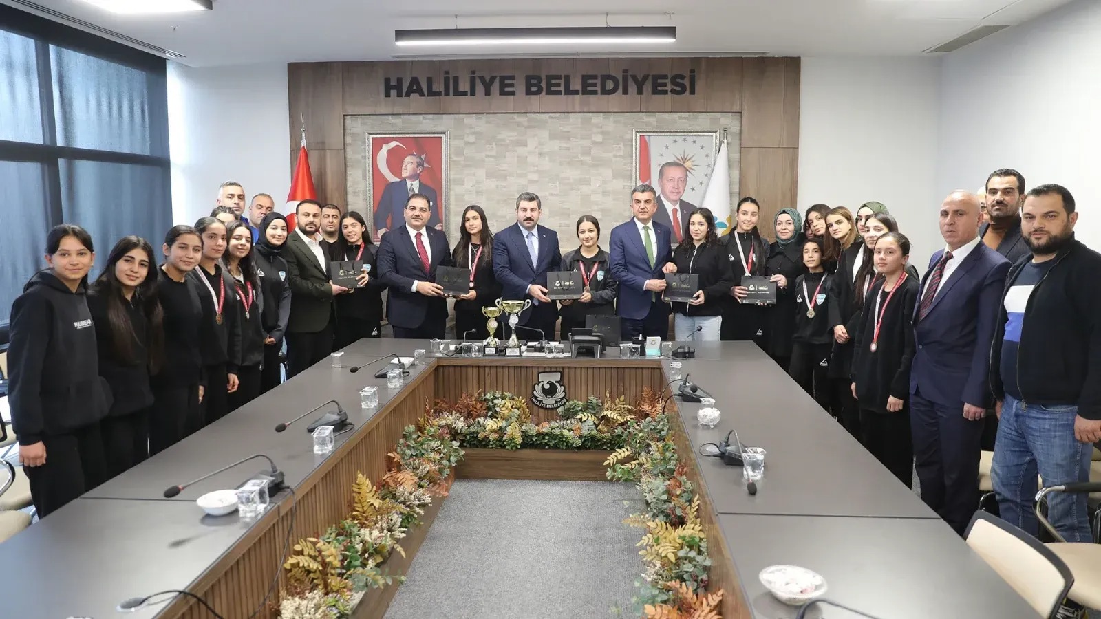 Şampiyon takımdan Canpolat’a ziyaret!