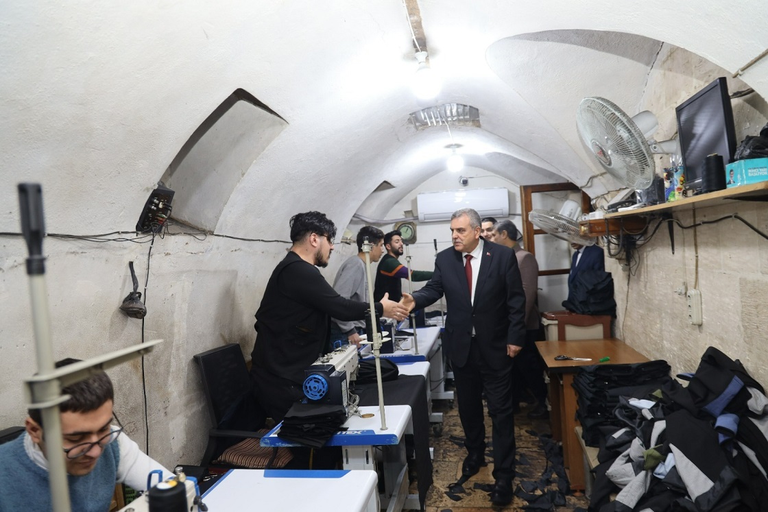 Ak aday Beyazgül’den esnaf ziyareti