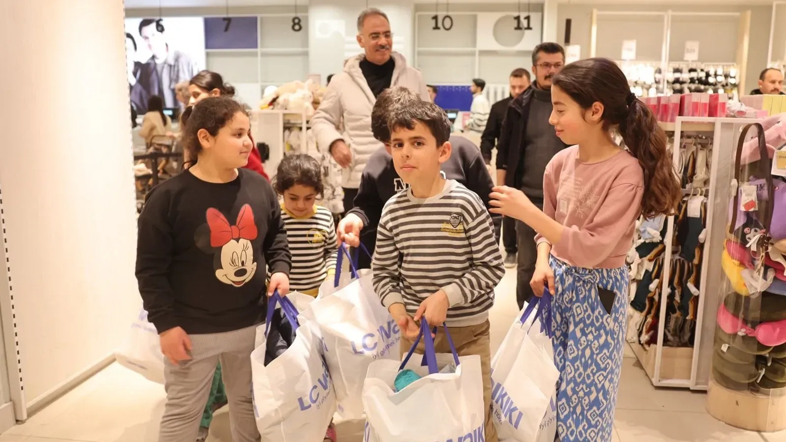 Eyyübiye Belediye Başkanı Kuş’tan çocuklara sürpriz!