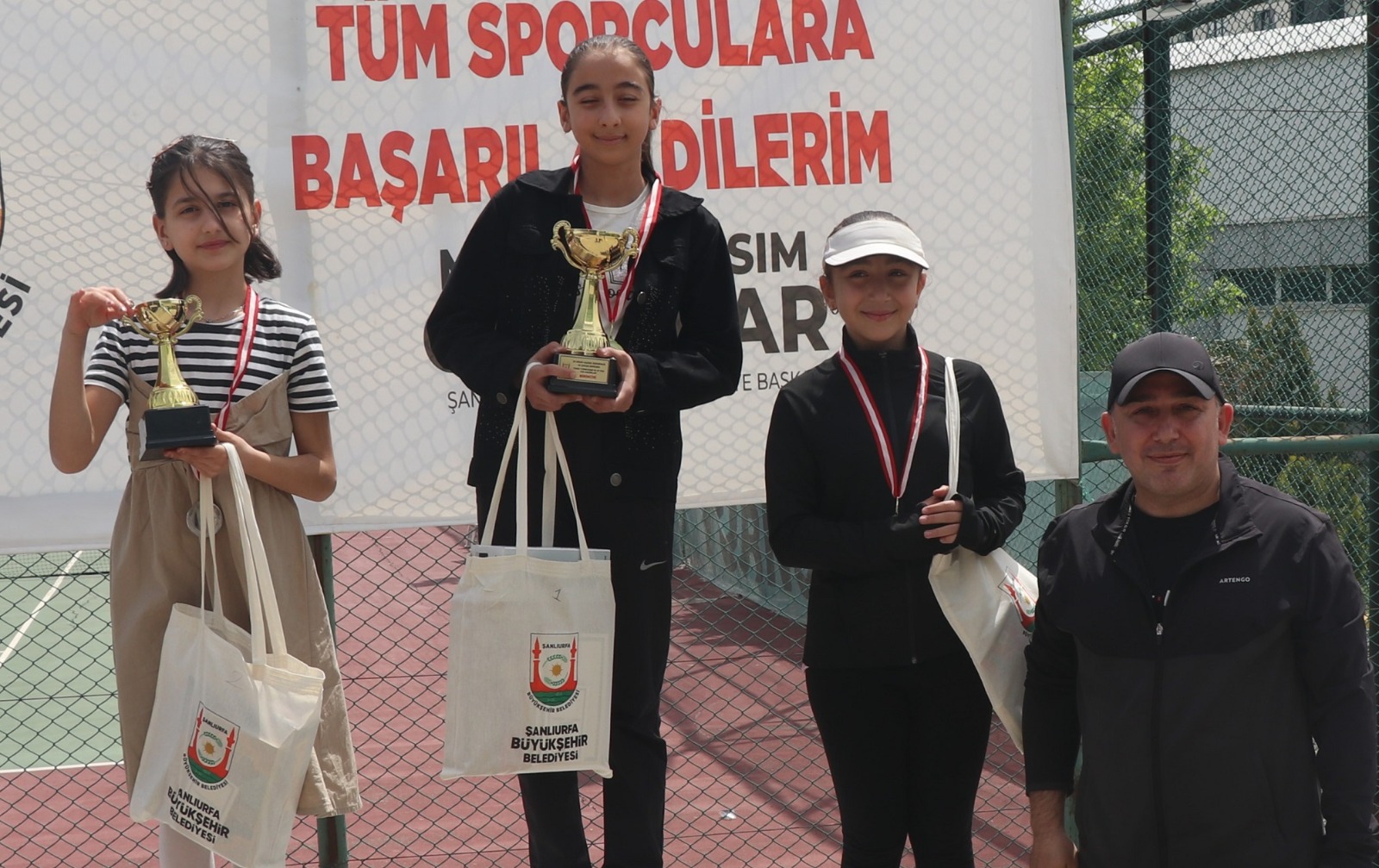 Şanlıurfa’da 23 Nisan Tenis Turnuvası Ödül Töreniyle Sona Erdi