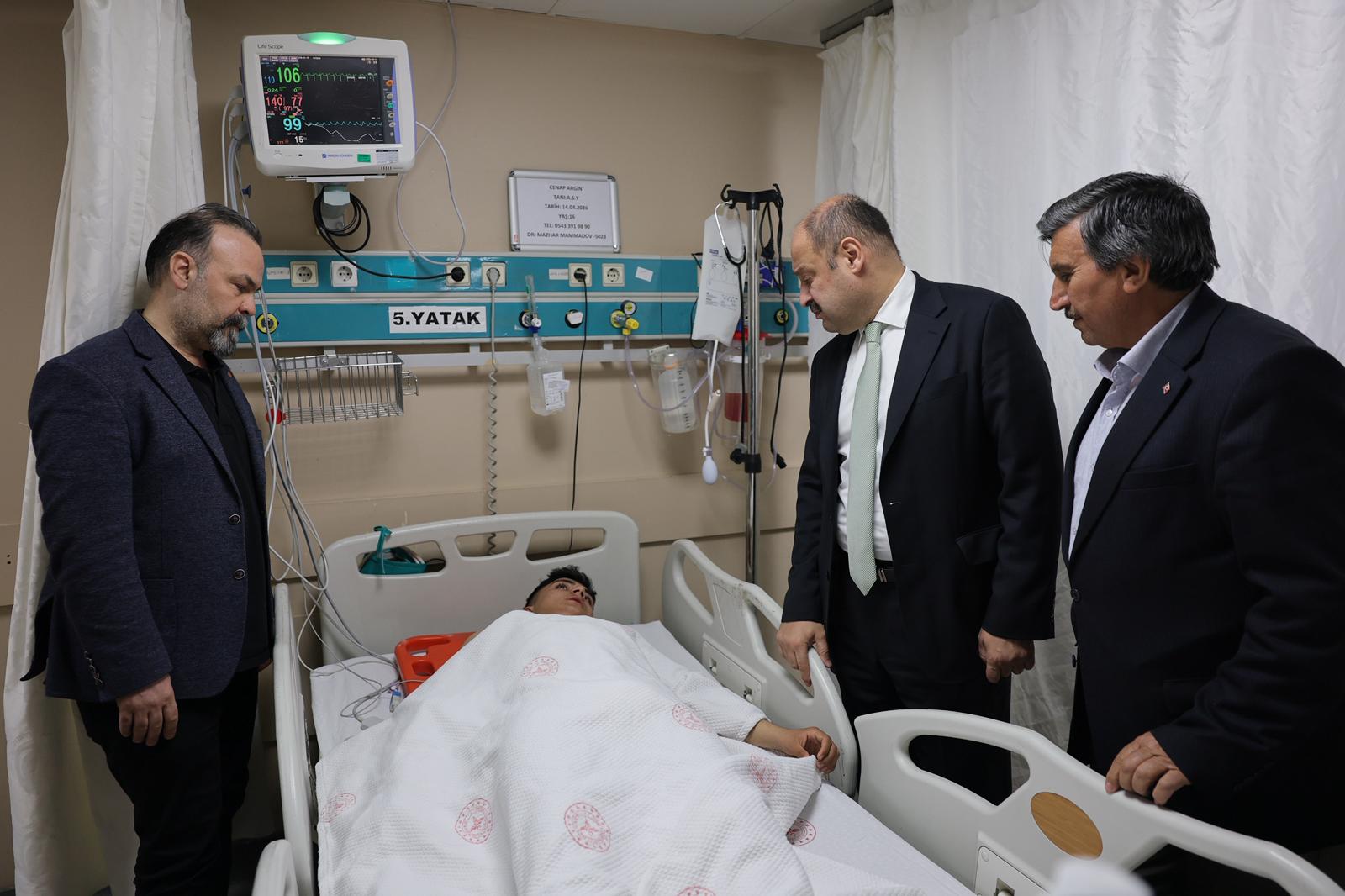 BAŞKAN GÜLPINAR’DAN YARALI ÖĞRENCİLERE ZİYARET