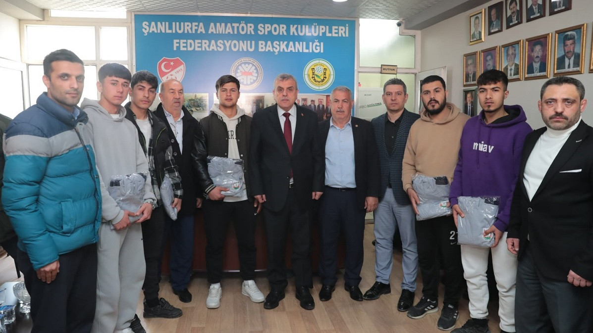 Beyazgül şampiyonları tebrik etti