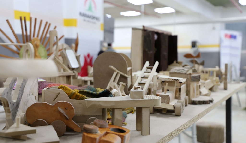 Karaköprü’de ahşap oyuncaklar üretiliyor