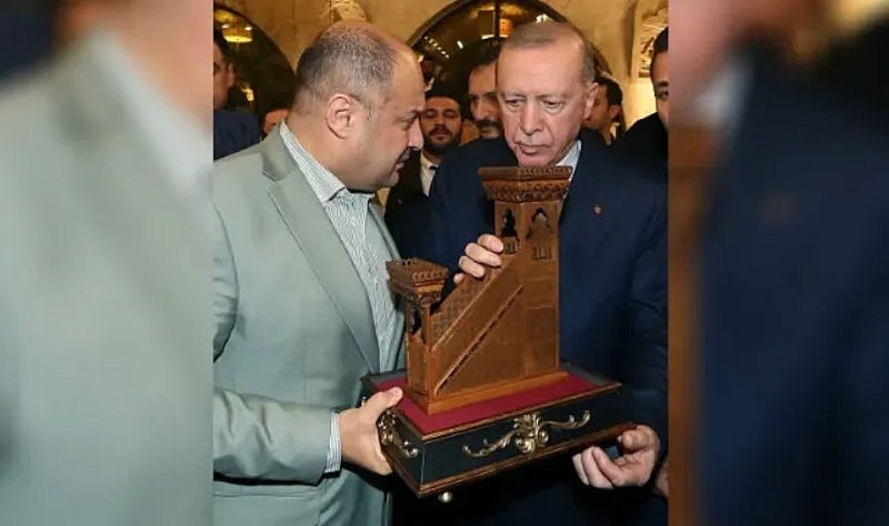 Başkan Gülpınar'dan Cumhurbaşkanı Erdoğan'a anlamlı hediye!