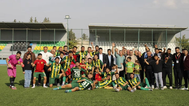 Bozovaspor Sahasında Büyükşehir Belediyespor'u 4 Golle Devirdi