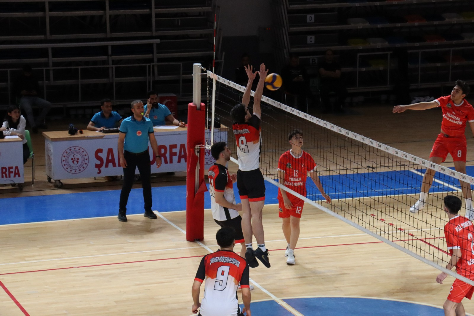 Şanlıurfa Büyükşehir Belediyesi Genç Erkekler Voleybol Takımı Yarı Finale Çıktı