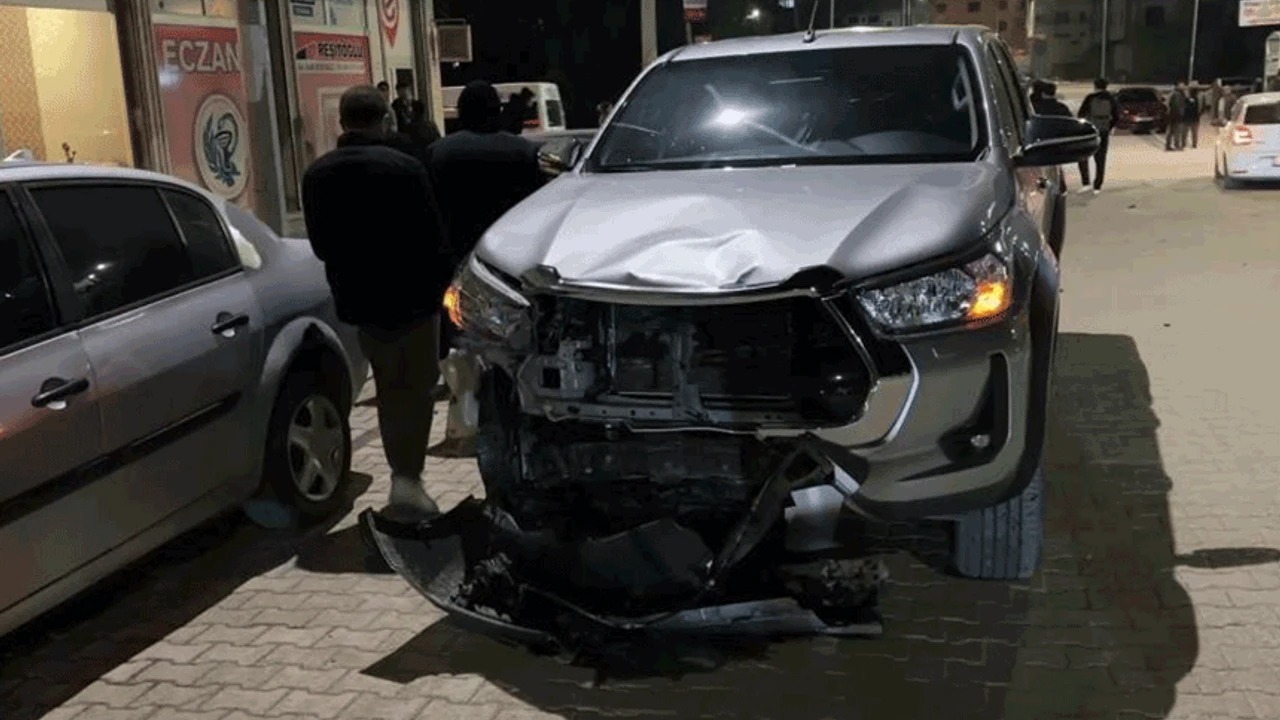 Şanlıurfa'da pikap ile motosiklet çarpıştı! 2 kişi ağır yaralandı!