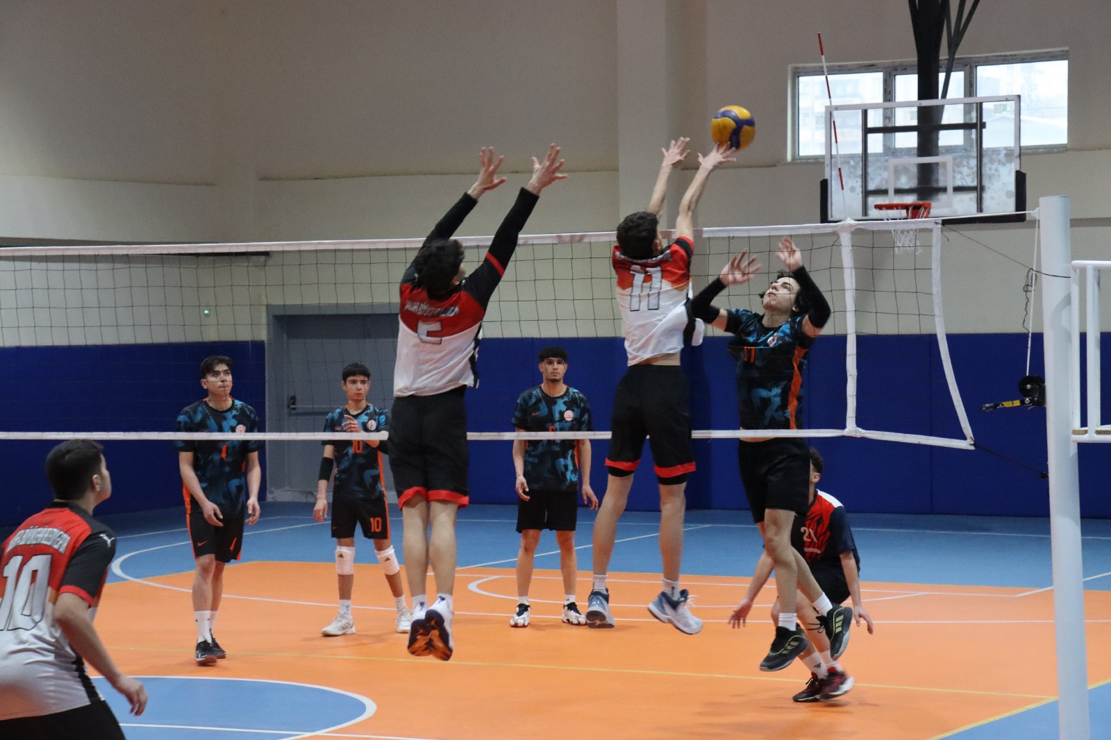 Şanlıurfa Büyükşehir Belediyesi Voleybol'da İl Şampiyonu!