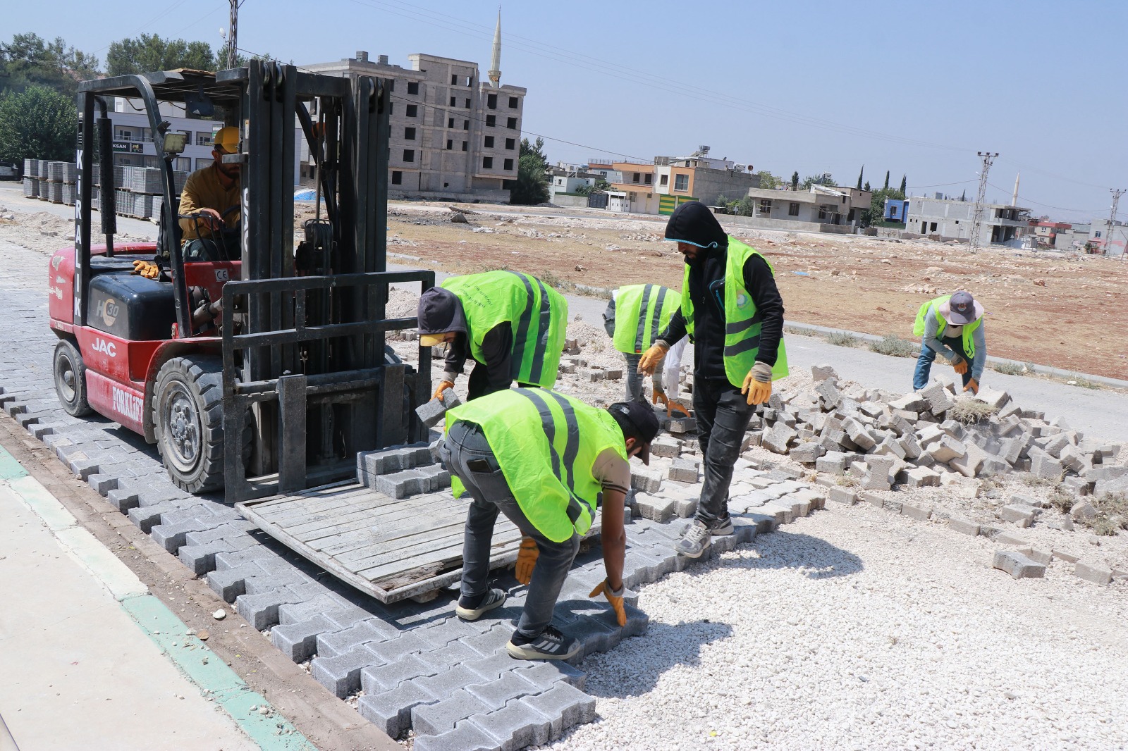 Haliliye’de parke döşeme seferberliği