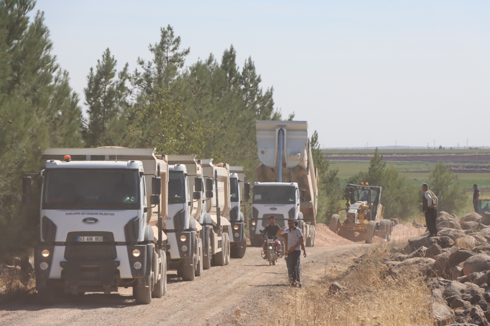 BÜYÜKŞEHİR’DEN SİVEREK KEÇİBURÇ’TA YOL YENİLEME ÇALIŞMASI