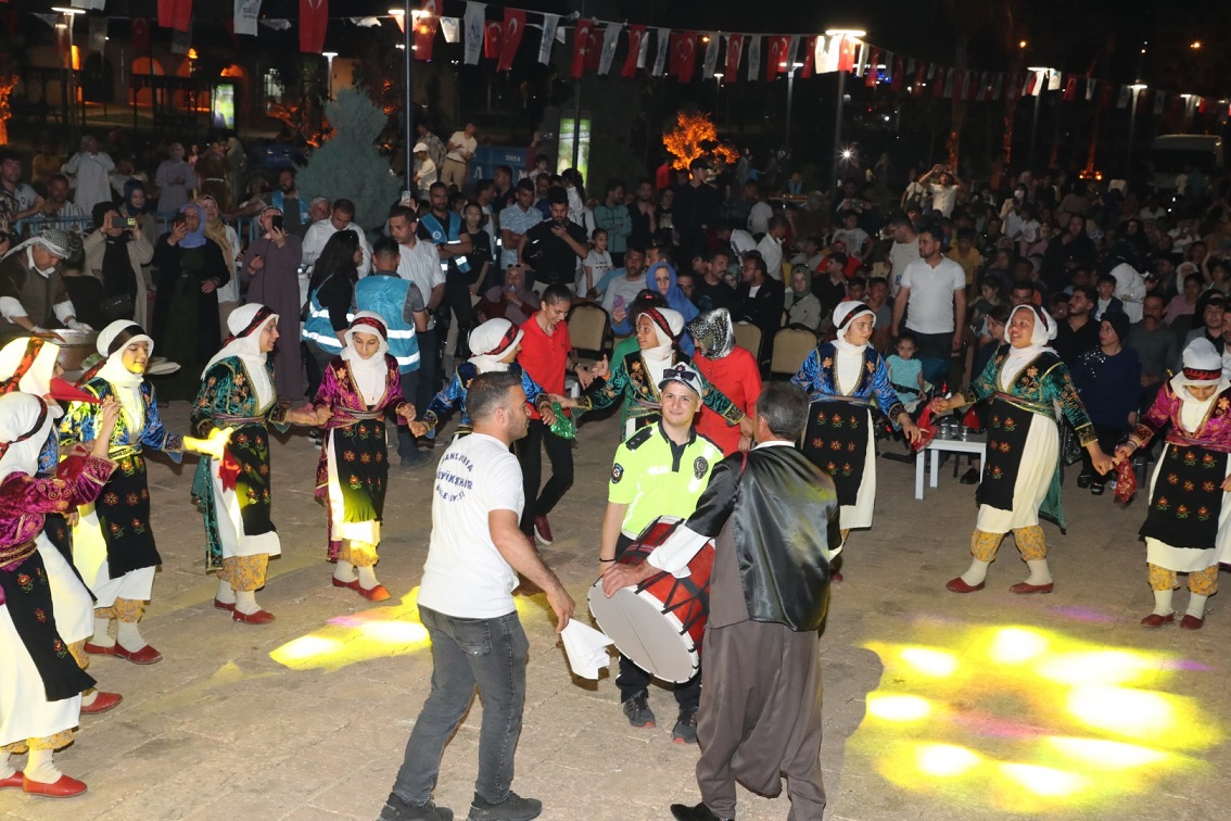 Eyyübiye millet bahçesinde muhteşem gece