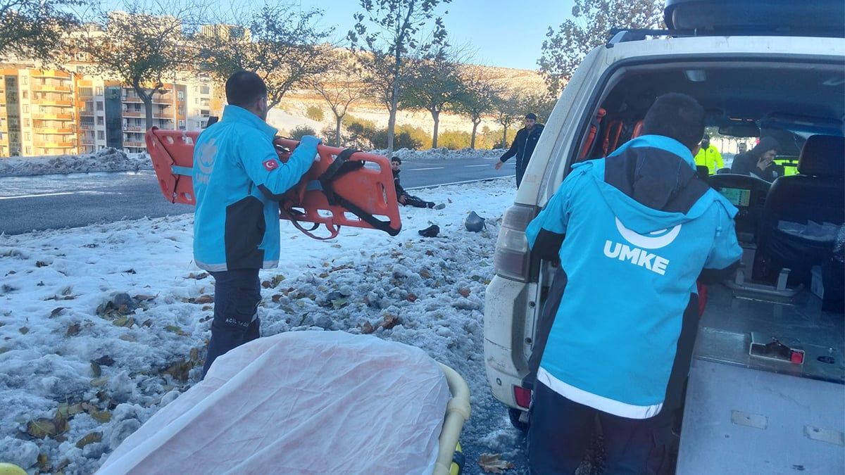 Şanlıurfa’da otomobil ile motosiklet çarpıştı: Yaralı var…