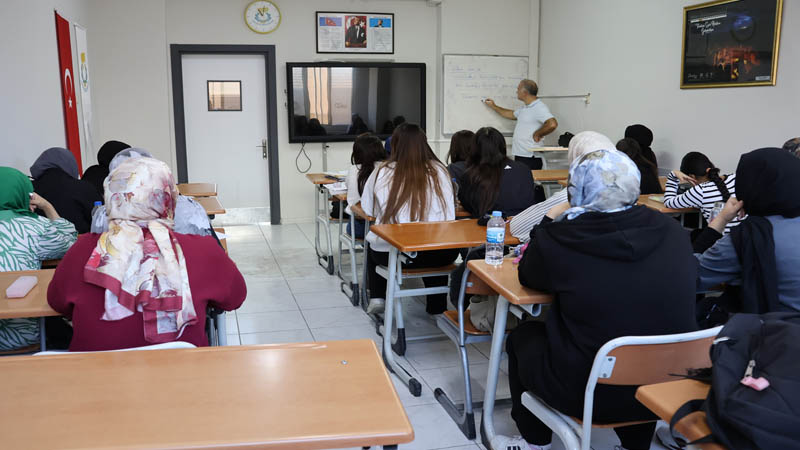 Haliliye Belediyesi’nden Gençlerin Sınav Başarısına Ücretsiz Destek