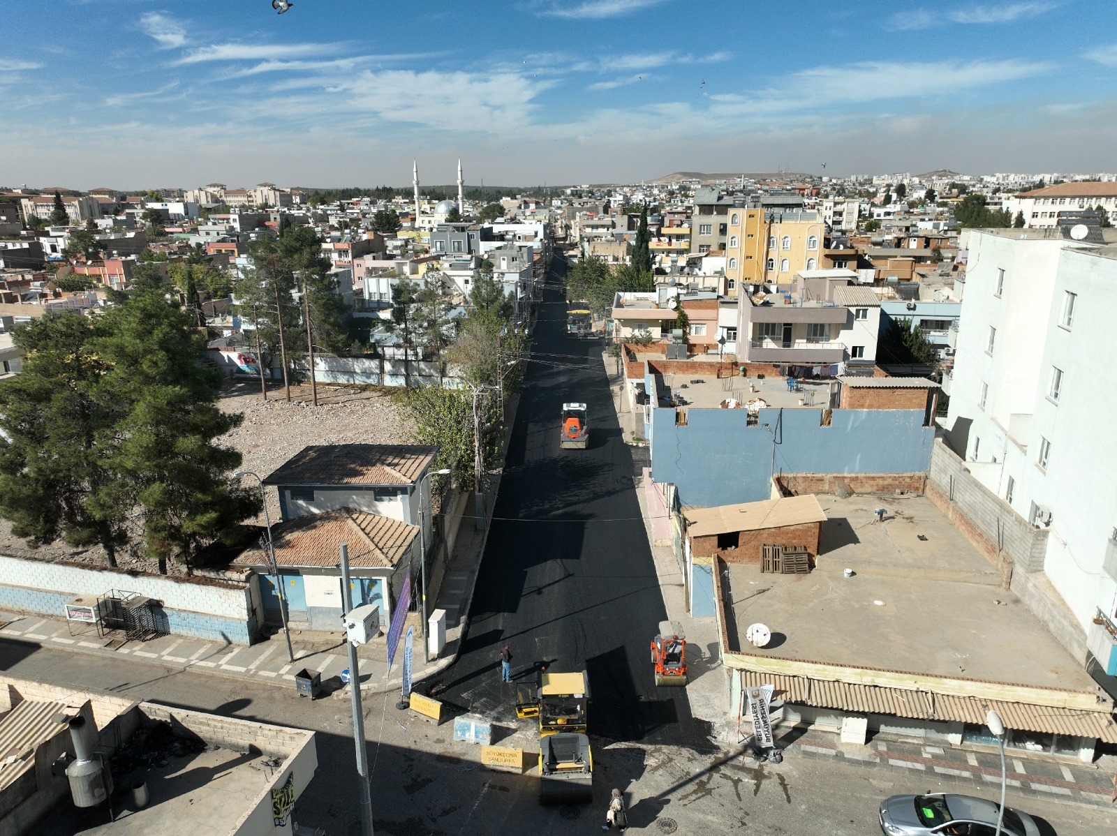 Ceylanpınar'da karayolları standartlarında asfalt