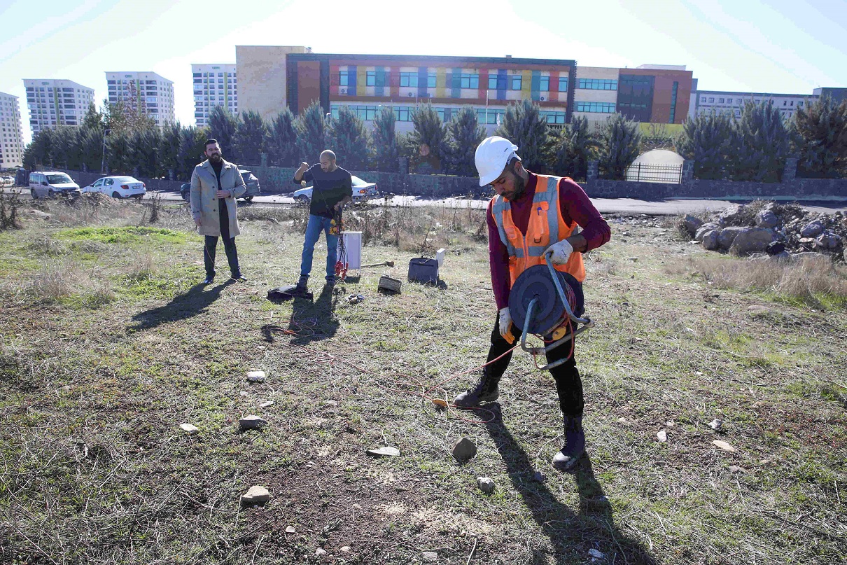 Karaköprü'de sağlam zeminler belirleniyor