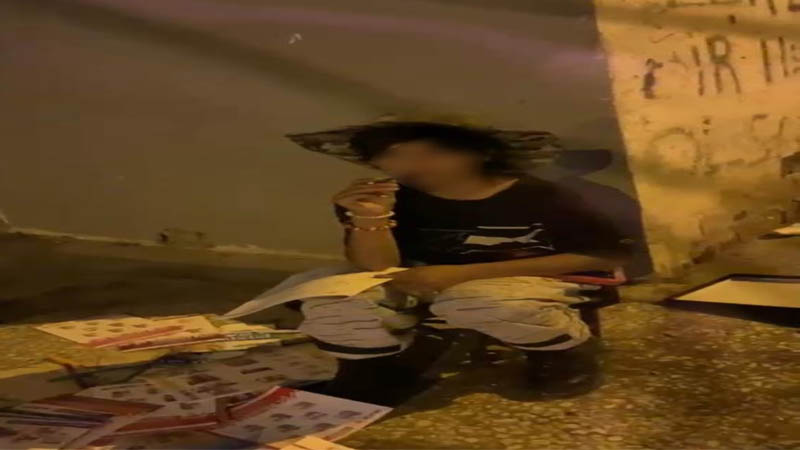 Hayata Hurda Toplayarak Tutunuyor, Hayalini Kitaplarla Büyütüyor