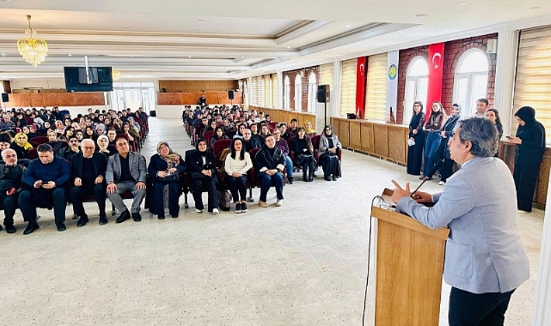 Prof. Dr. Süleyman Yılmaz'dan Harran Üniversitesi Öğrencilerine Panel