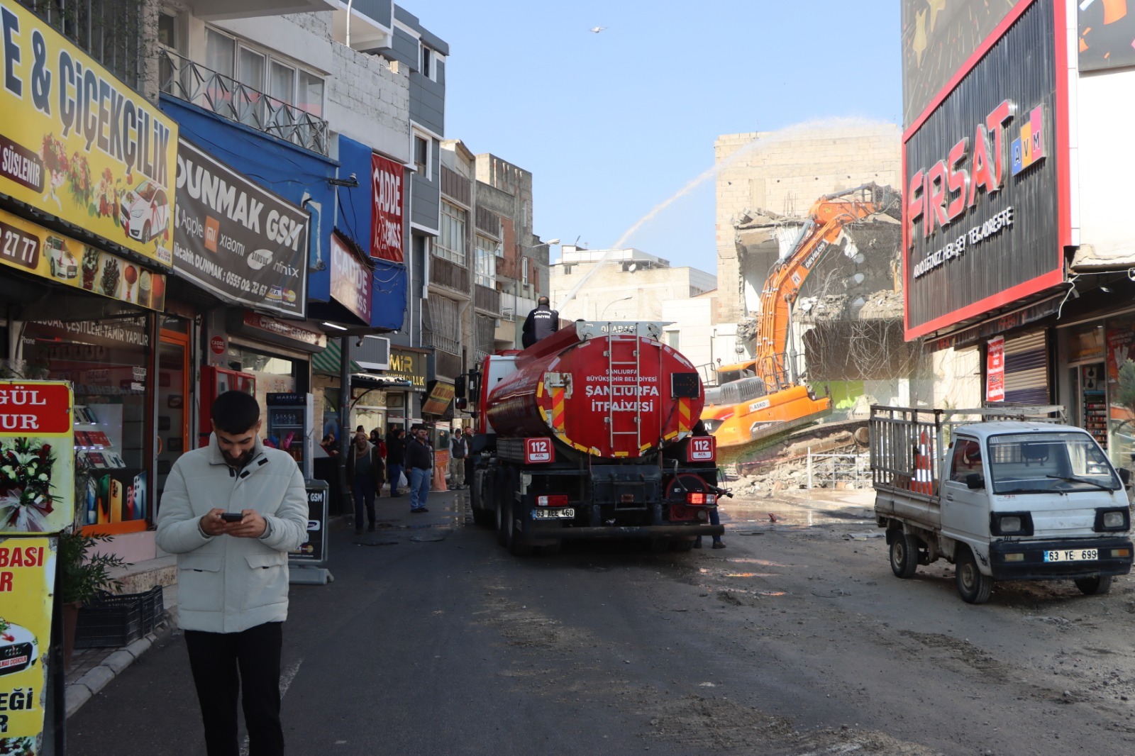 Yılların Trafik Sorunu Çözüme Kavuşuyor: SSK Caddesi’nde Yolu Genişletmek İçin Yıkım Çalışmaları Sürüyor!