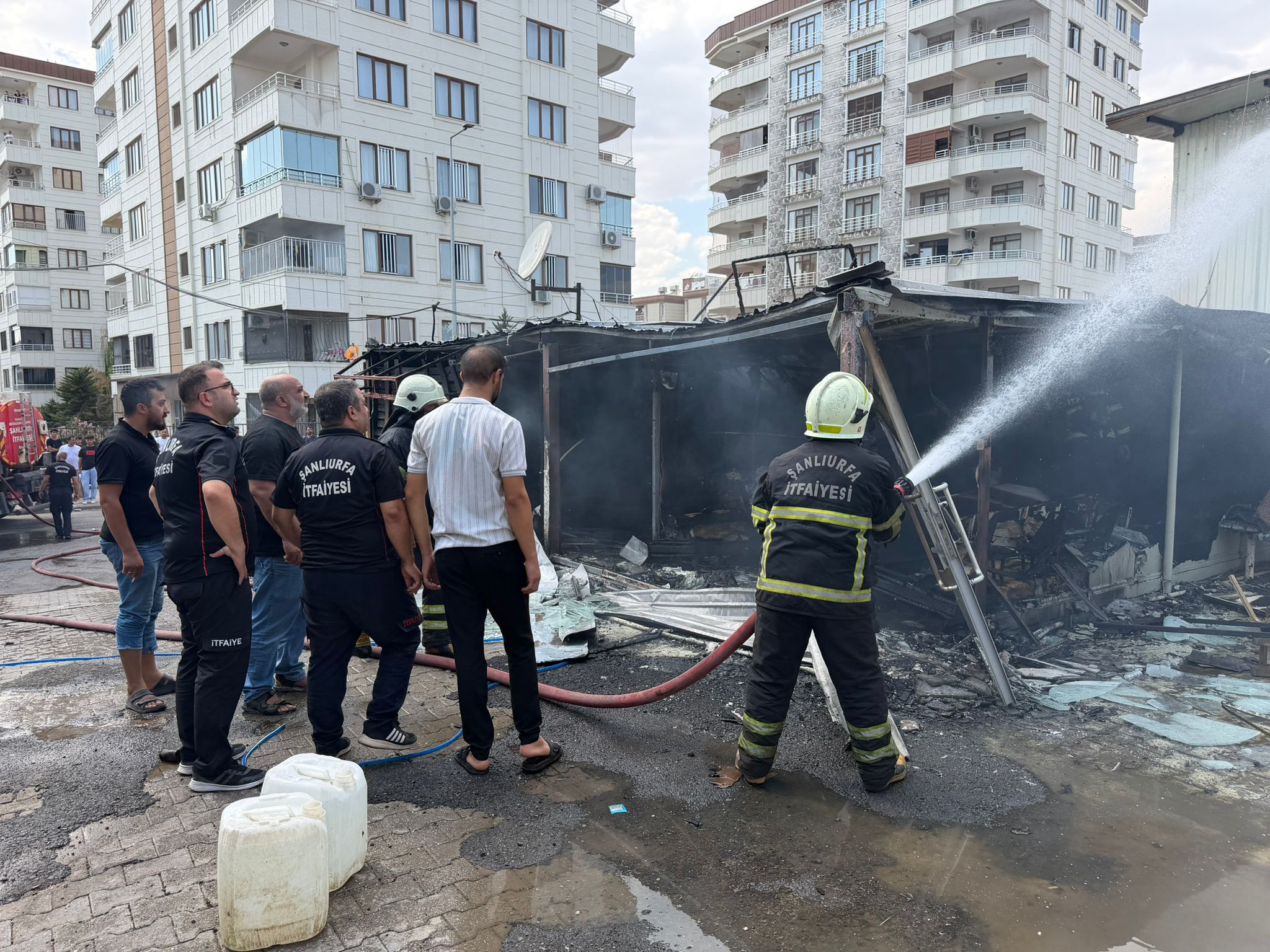 Haliliye'de çıkan yangın kısa sürede kontrol altına alındı