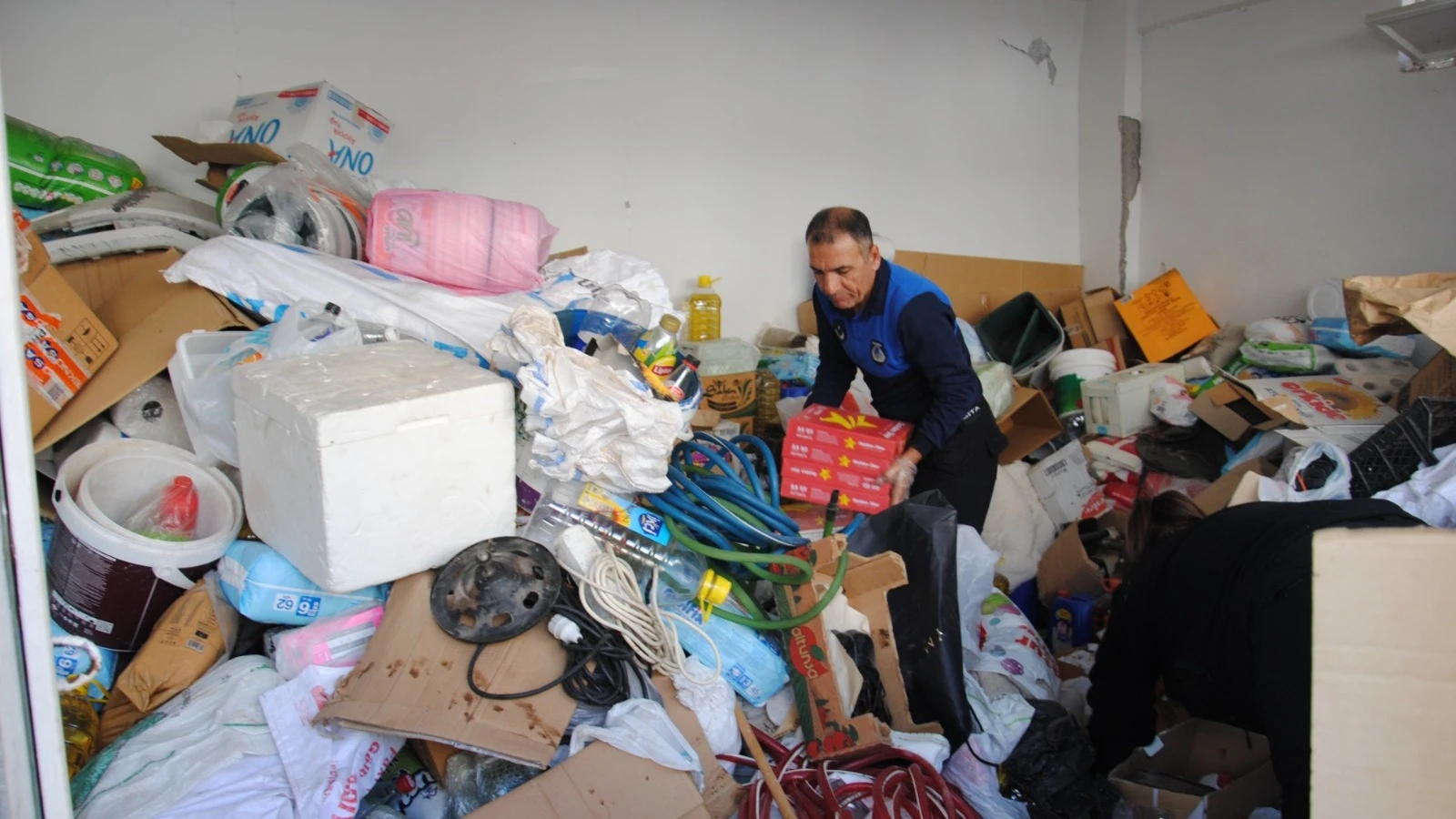 ŞANLIURFA’DA ZEHİR DEPOSU ORTAYA ÇIKARILDI