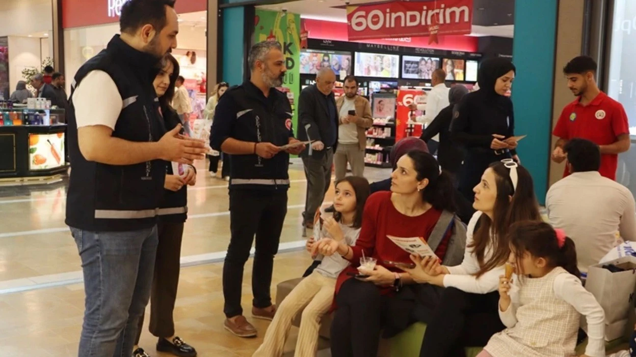 Urfa’da ekipler vatandaşları bilgilendirdi
