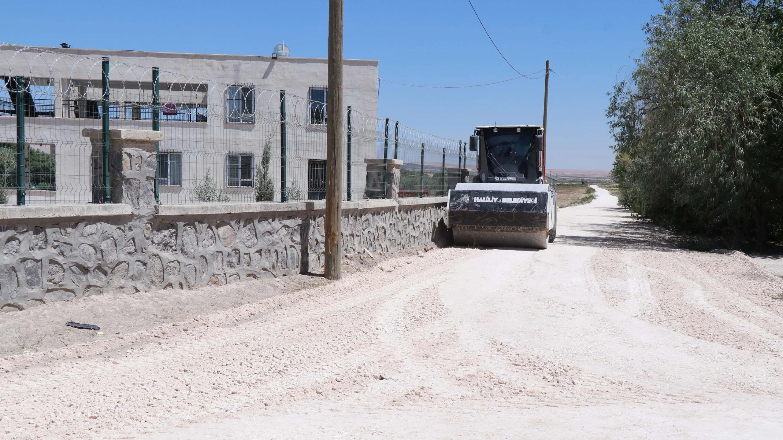Haliliye Belediyesi'nden yol atağı