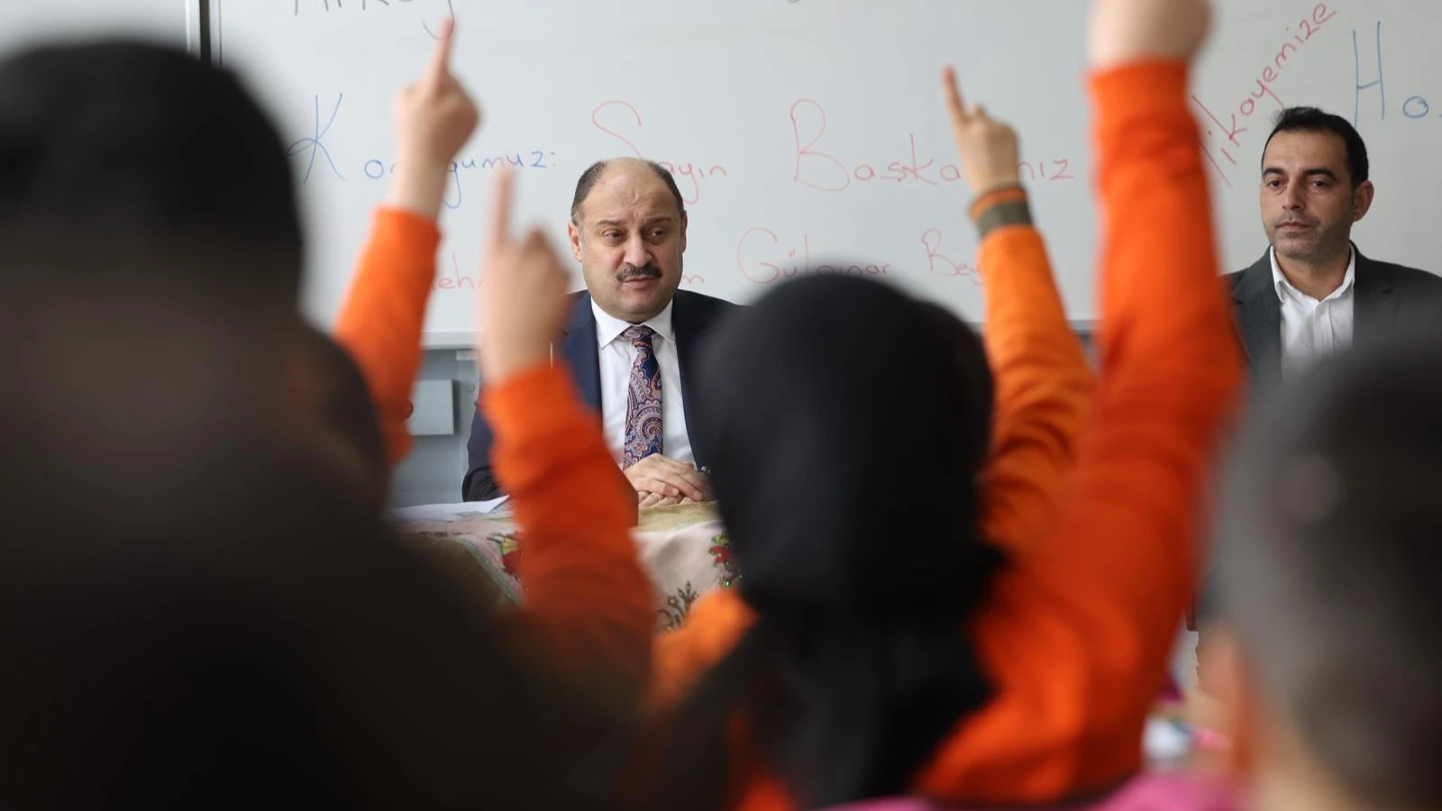 BAŞKAN GÜLPINAR, “HİKAYEMDE KONUĞUM VAR” ETKİNLİĞİNDE ÖĞRENCİLERLE BULUŞTU