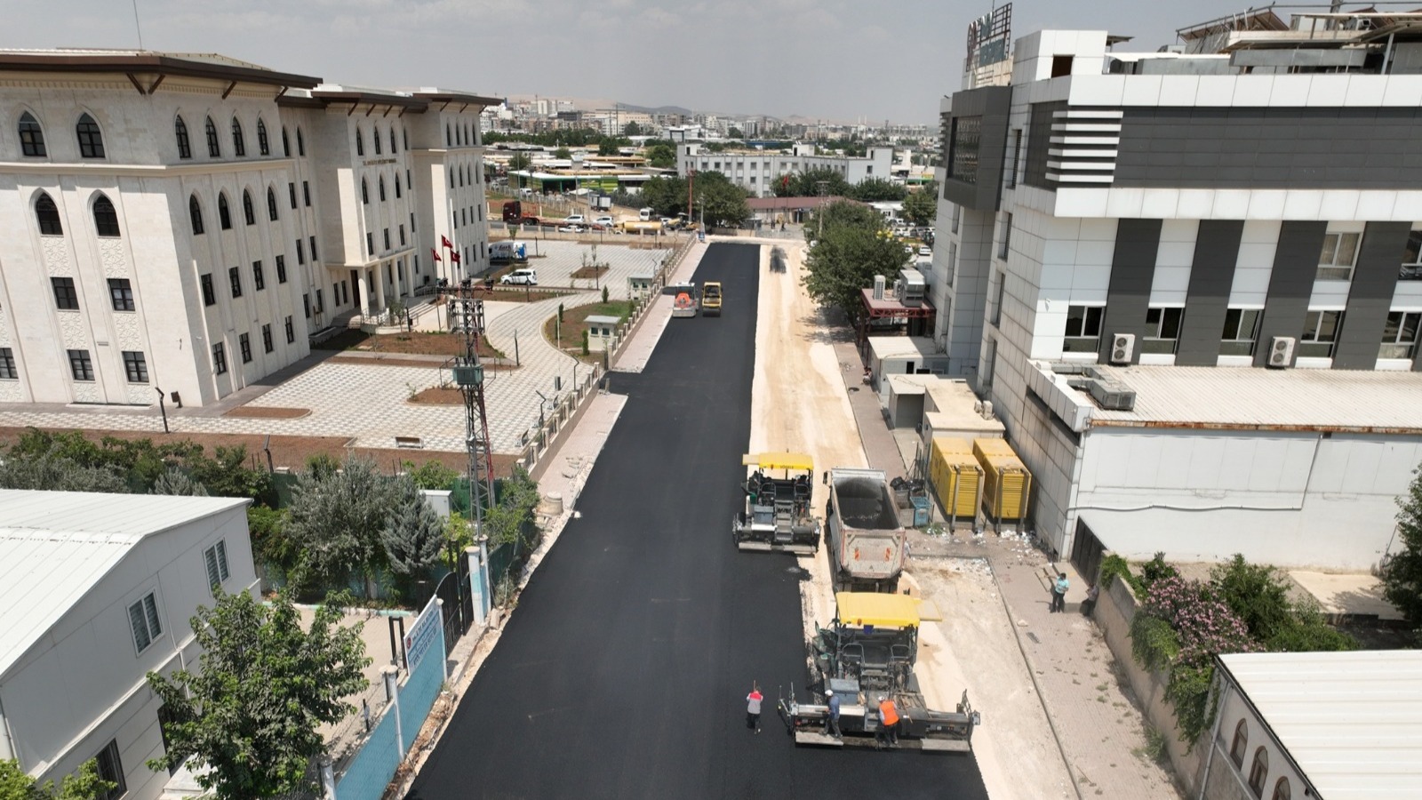 Kaymakamlık yolu yenileniyor