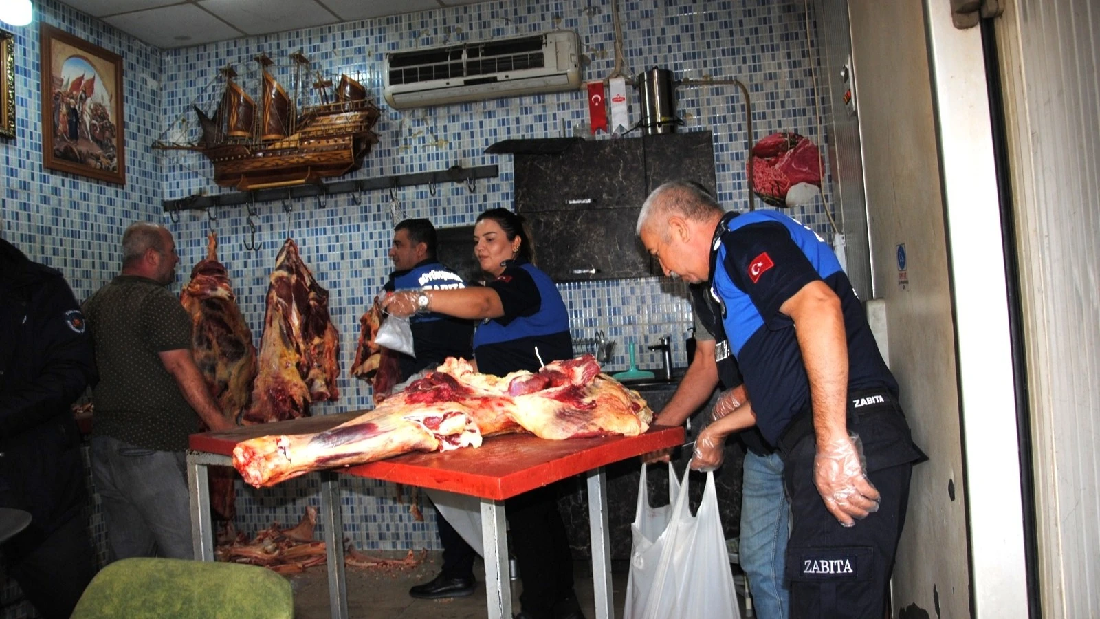 1 ton bozuk et ele geçirildi