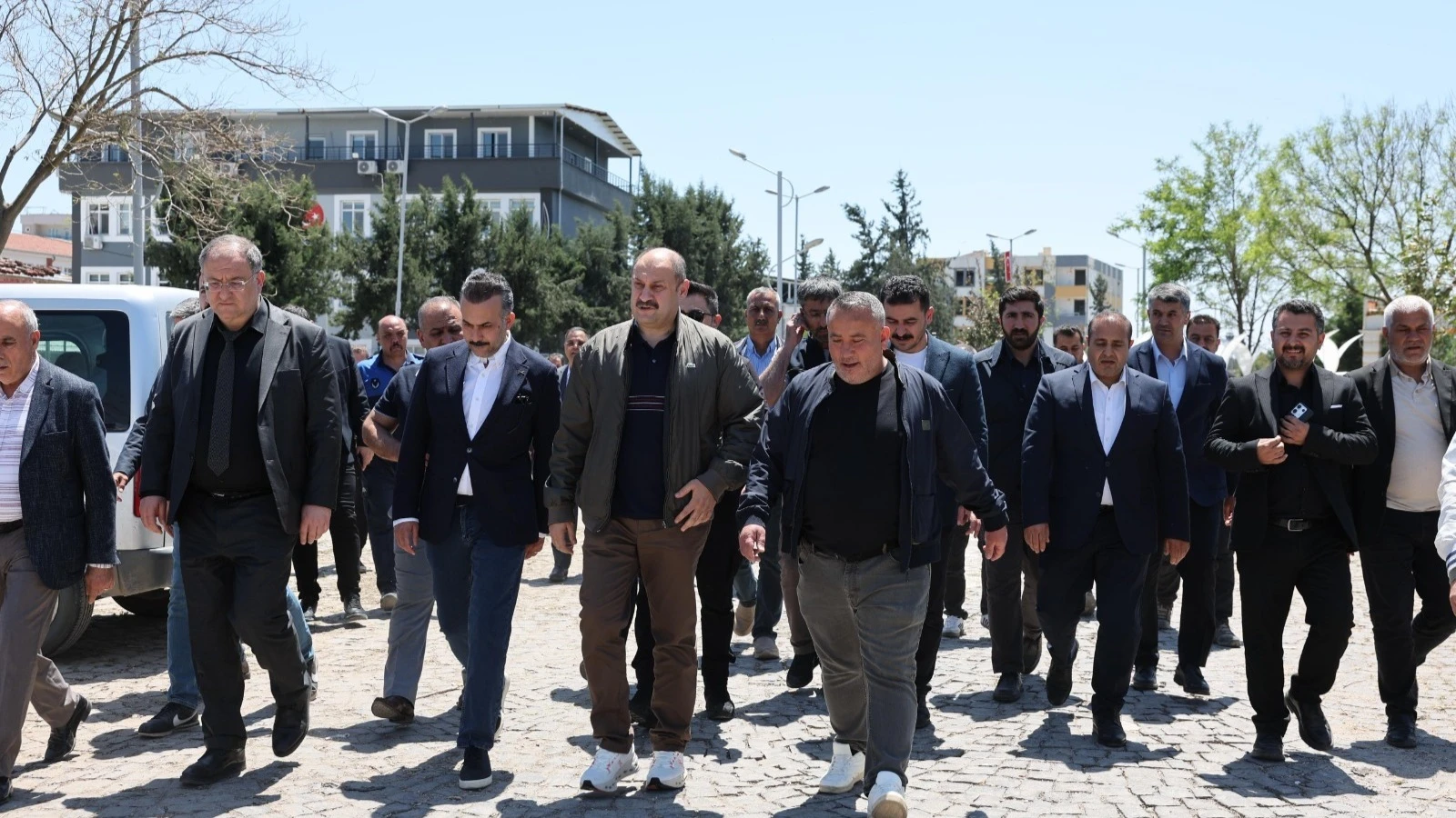 Başkan Gülpınar, Birecik’te Esnafı Ve Vatandaşları Ziyaret Etti