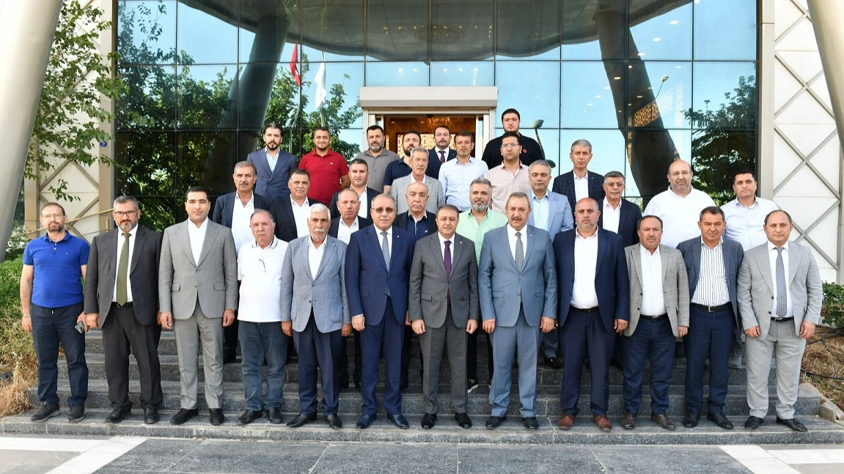 Vali Şıldak, sanayici ve üreticilerle buluştu