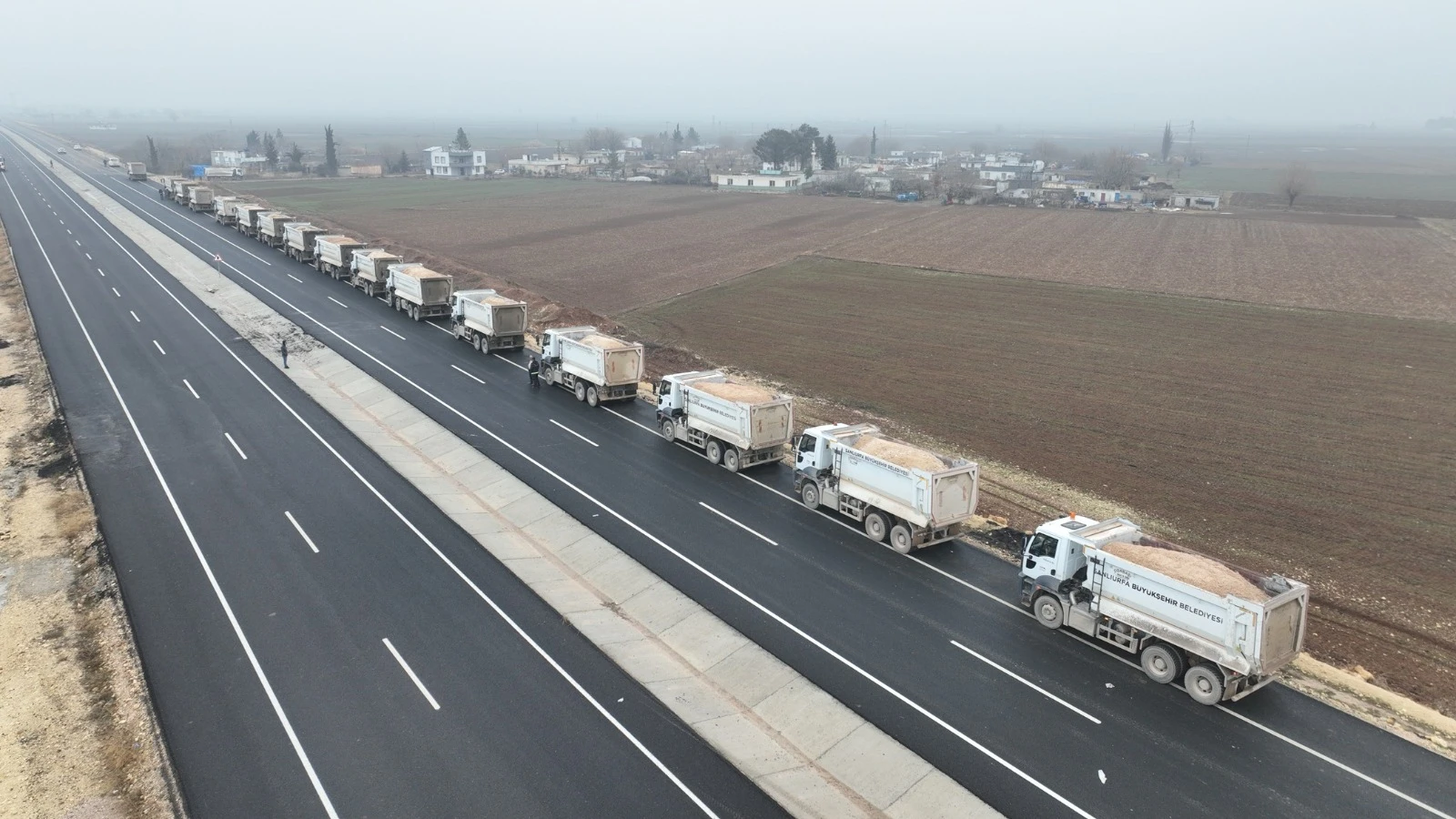 Vatandaş Talep Etti, Başkan Gülpınar Anında Talimat  Verdi!  Suruçta’ta Mezarlık Yolunda Çalışmalar Başladı.