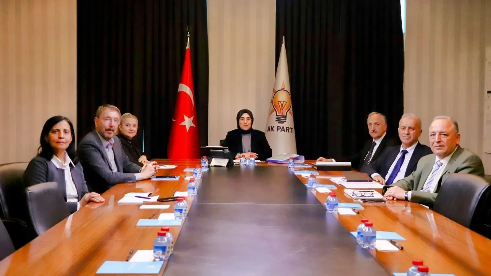 AK Parti Genel Merkezi’nde önemli toplantı! Şanlıurfa Milletvekili Yazmacı başkanlık yaptı!