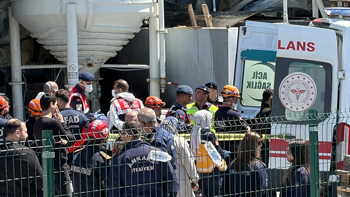 Boya fabrikasında çıkan yangın faciaya yol açtı