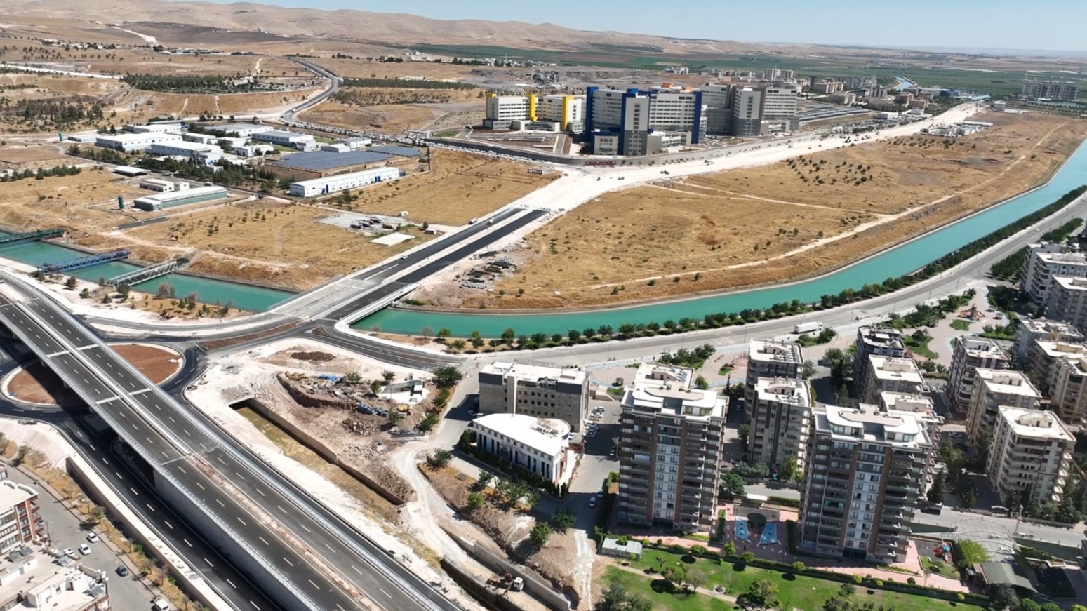ŞEHİR HASTANESİ ÖNÜNDEKİ YOL BÜYÜKŞEHİR’LE GENİŞLİYOR
