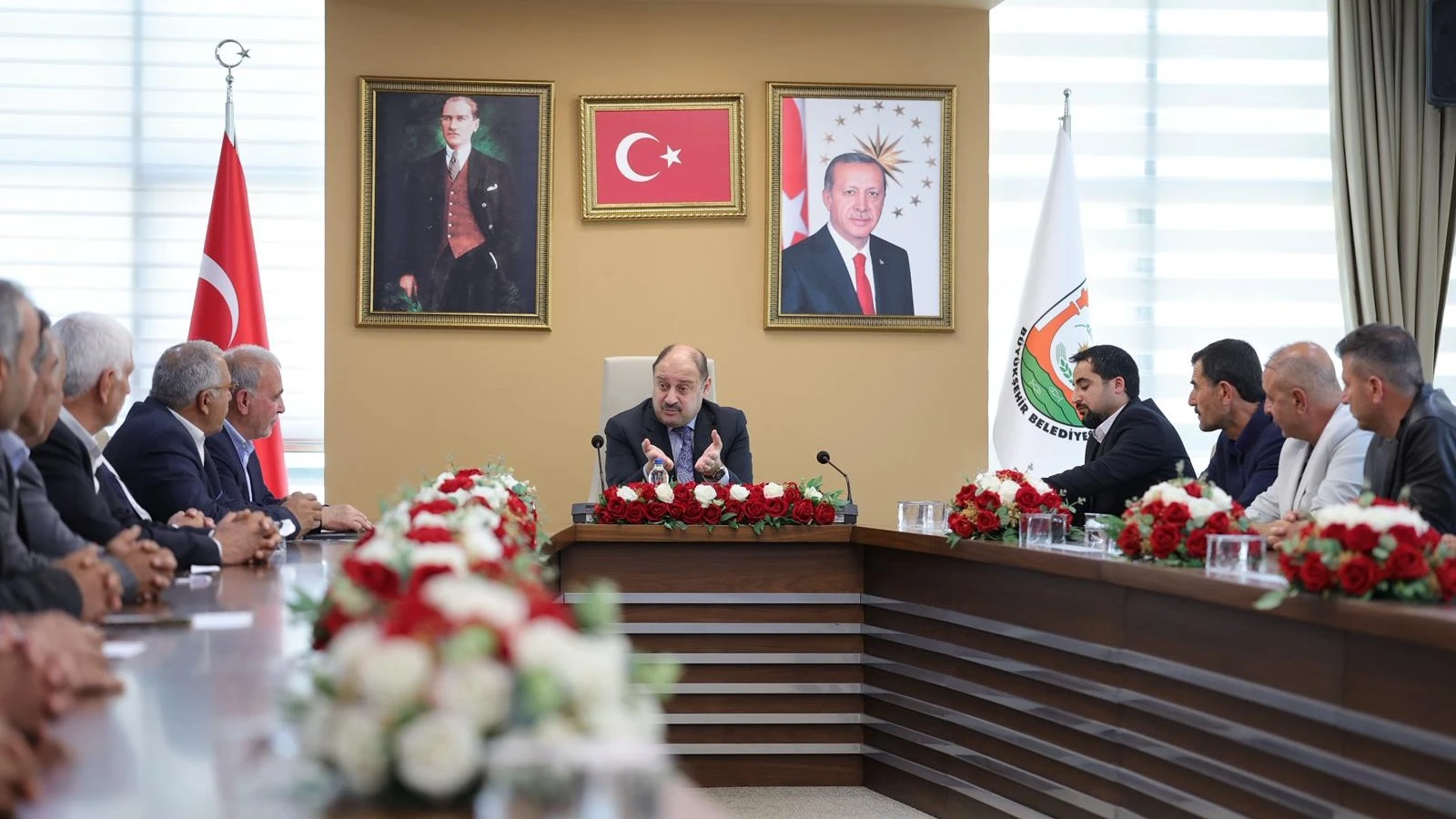 BAŞKAN GÜLPINAR, SURUÇLU MUHTARLARIN TALEPLERİNİ DİNLEDİ