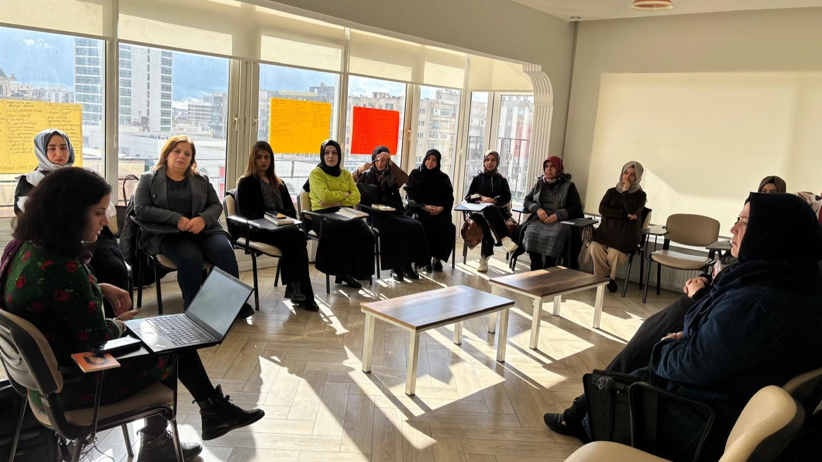 SORUNLARI DİNLEME TÜRLERİ VE EMPATİ EĞİTİMİ GERÇEKLEŞTİRİLDİ