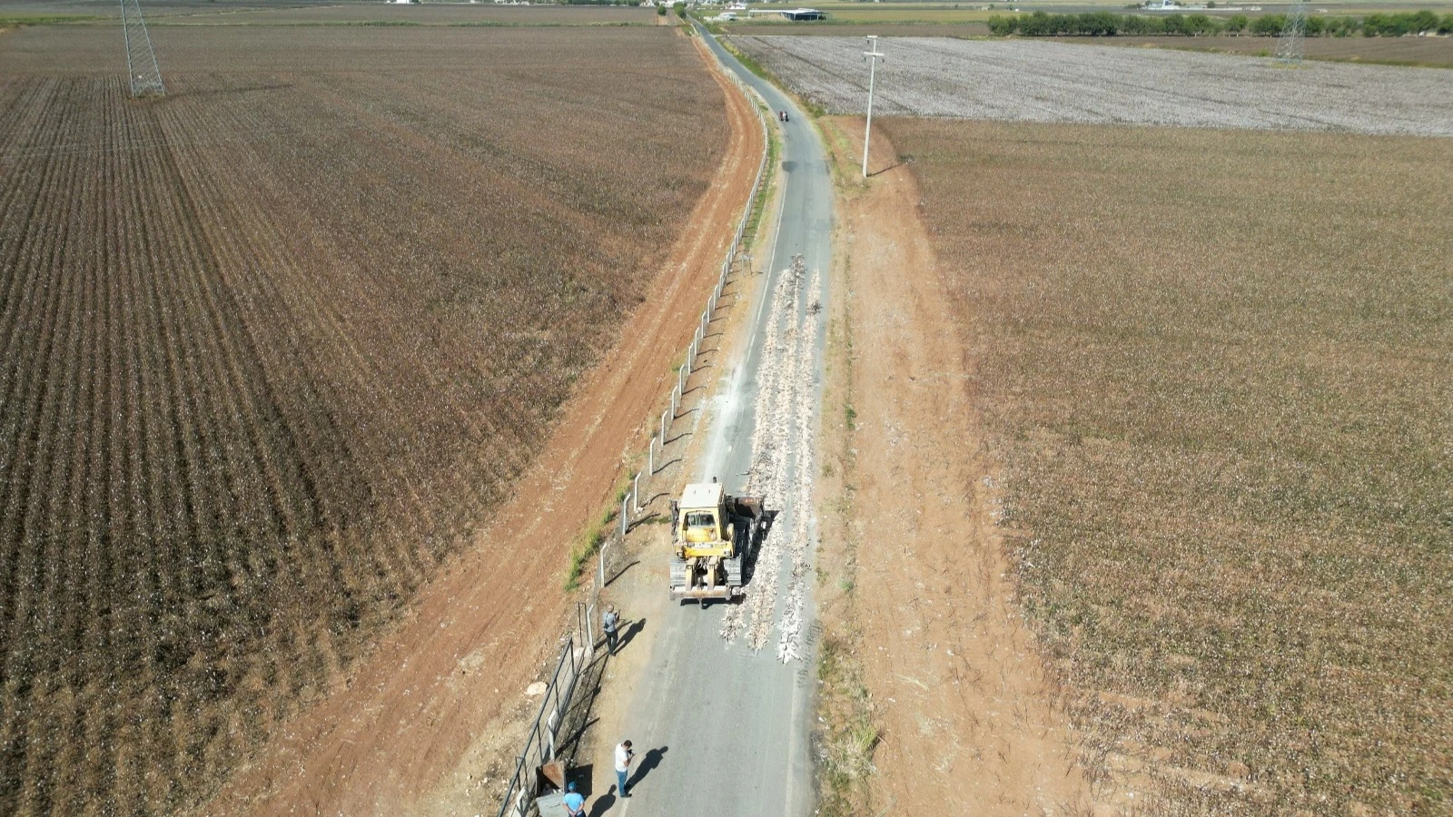 Yardımcı-Kısas yolu sıcak asfalt yapılıyor