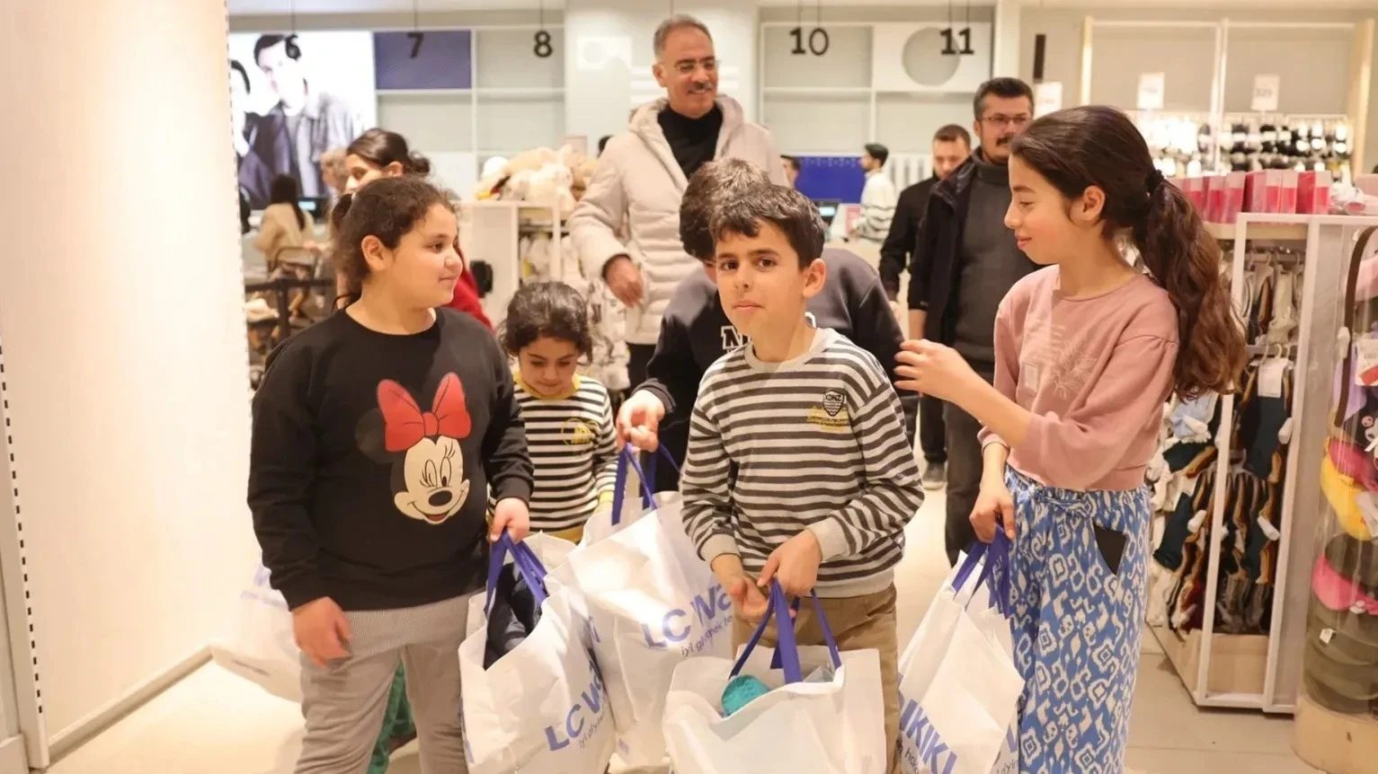 Eyyübiye Belediye Başkanı Kuş’tan çocuklara sürpriz!