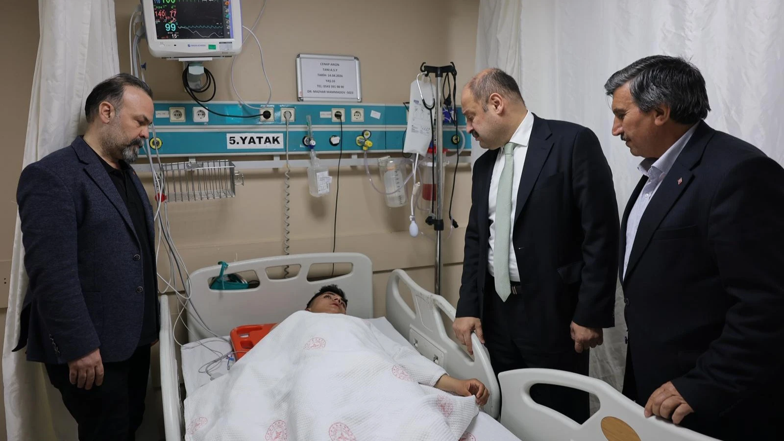 BAŞKAN GÜLPINAR’DAN YARALI ÖĞRENCİLERE ZİYARET