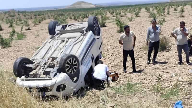 Şanlıurfa'da mobil sağlık hizmeti aracının devrildi