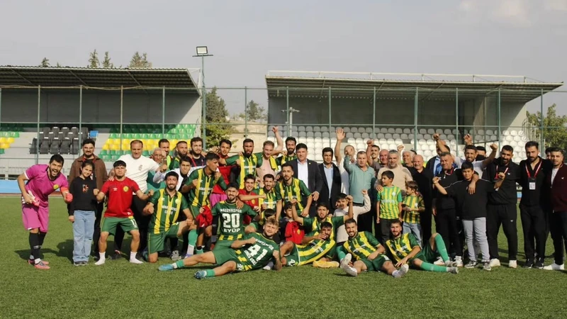 Bozovaspor Sahasında Büyükşehir Belediyespor'u 4 Golle Devirdi