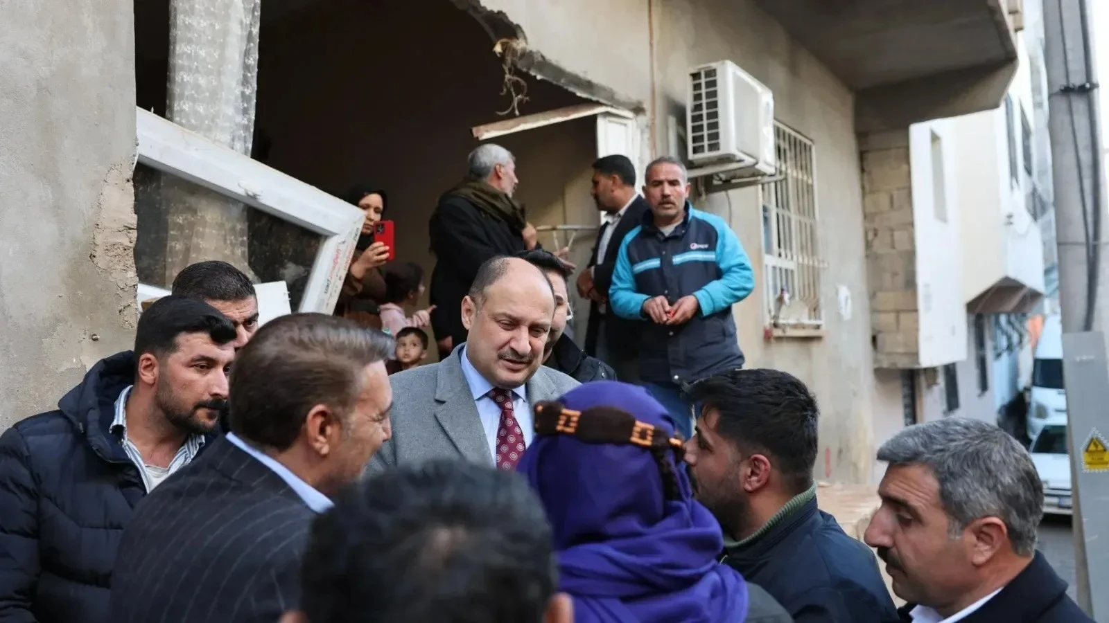 Gülpınar, selden etkilenen vatandaşları ziyaret etti