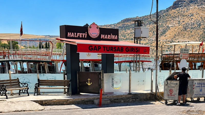 Halfeti Marina’da Tekne Ücreti Kavgası: 1’i Ağır 3 Yaralı