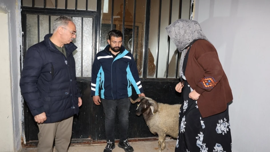 EYYÜBİYE BELEDİYESİ’NİN DESTEKLERİ AİLELERİN YÜZÜNÜ GÜLDÜRÜYOR