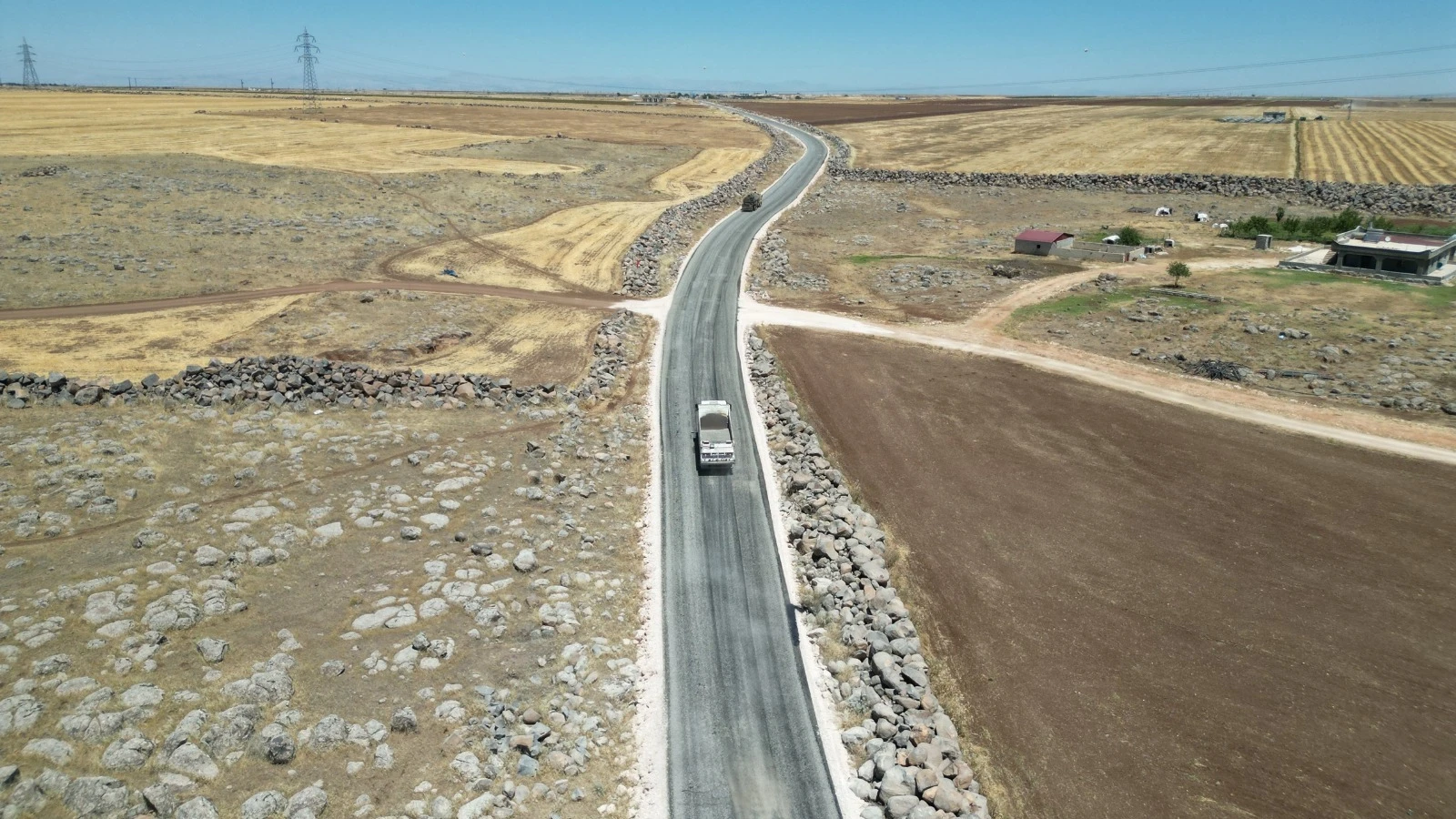 Karakeçili yolu yenilendi