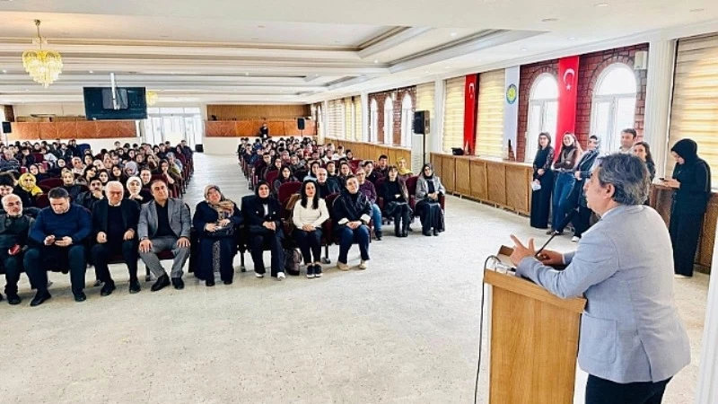 Prof. Dr. Süleyman Yılmaz'dan Harran Üniversitesi Öğrencilerine Panel