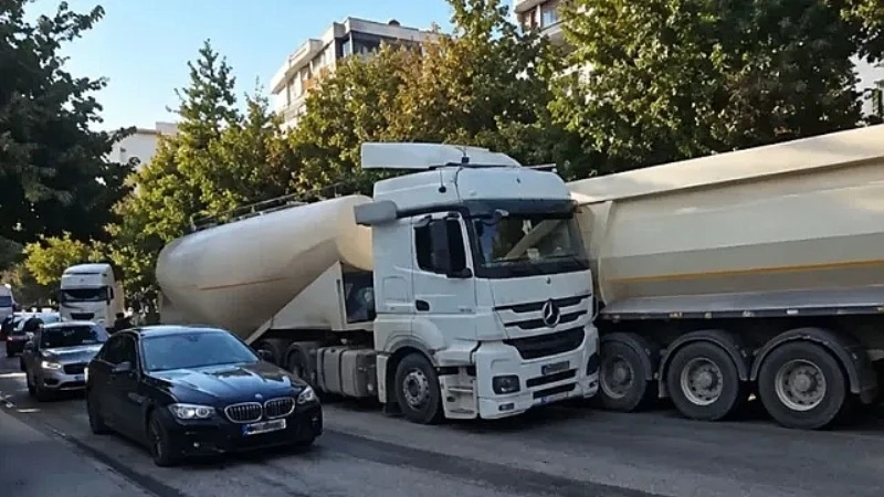 Şanlıurfa'da kamyon sürücüsü ortalığı birbirine kattı