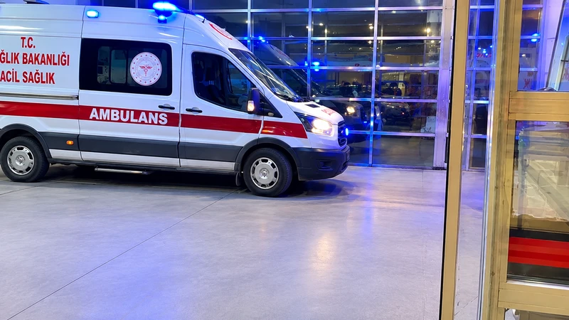 Şanlıurfa'da Otomobil ile Motosiklet Çarpıştı: 2 Kişi Yaralandı